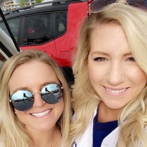 Meet your Posher, Crystal